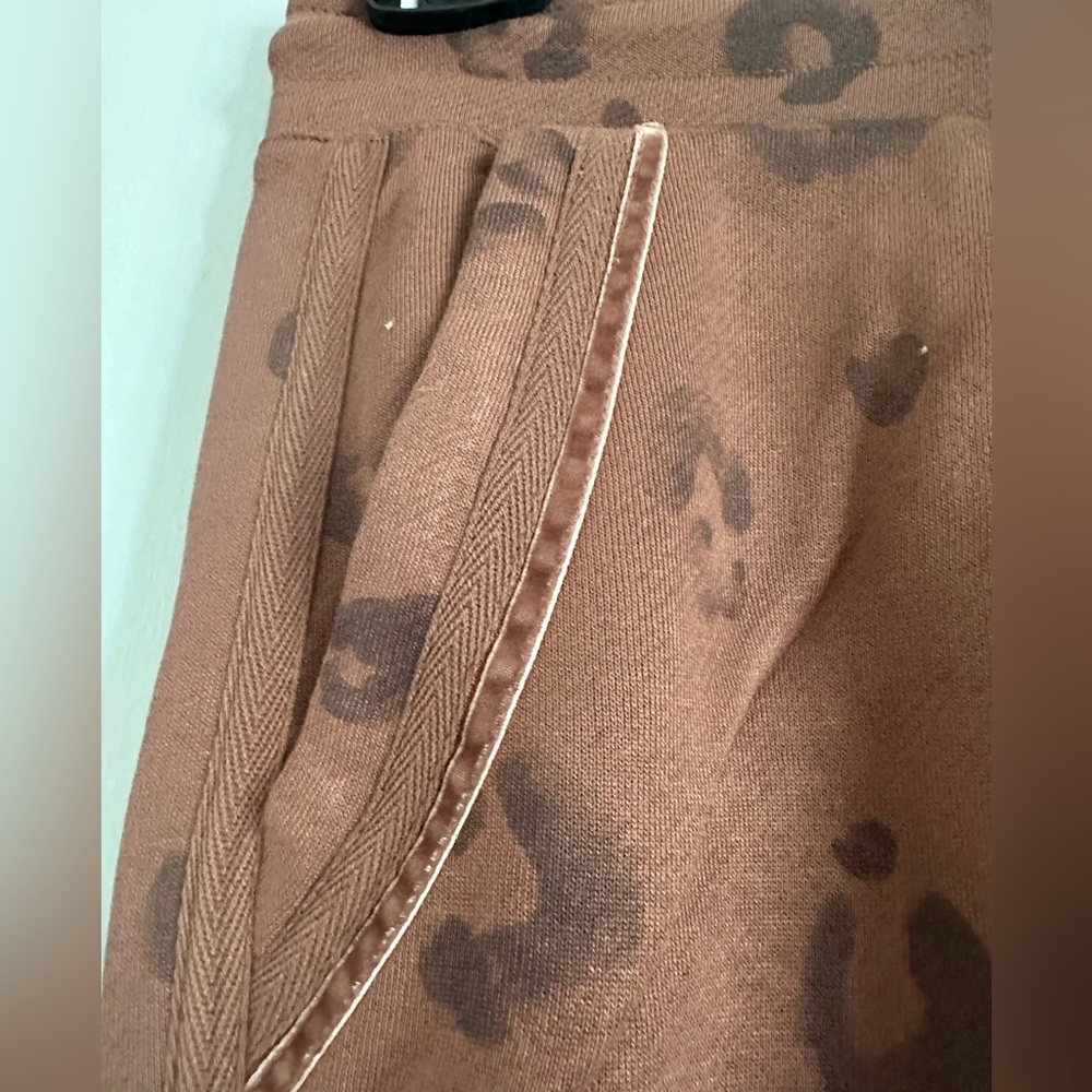 NWT Splendid  Drawstring Waist Mid Rise Leopard Print Coordinating Joggers small - Picture 7 of 11